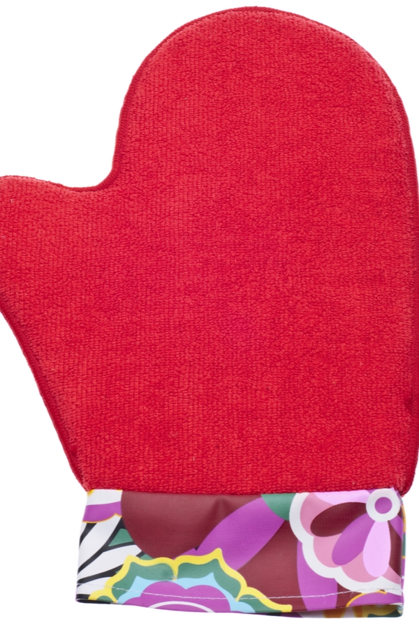 Here are some quick and easy sewing projects that are so easy, even kids can do them. Find everything from baby hats to oven mitts. Are you ready to sew? 