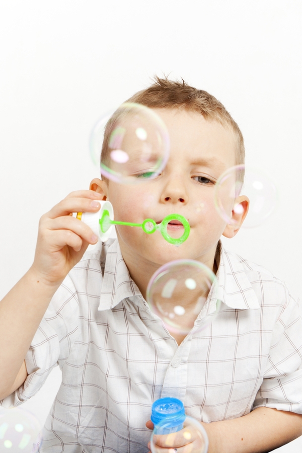 Blowing Bubbles Teaches Your Child mindfulness | benefits of blowing bubbles | education | kid stuff | mindfulness | parenting 