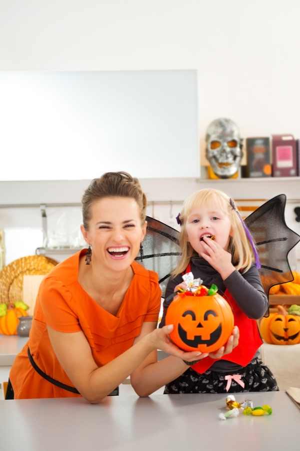 ways to manage your child's Halloween candy | Halloween | Halloween candy | parenting | tips and tricks | candy 
