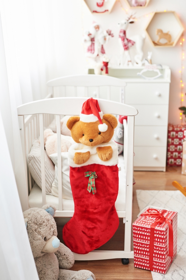 Most kids love to decorate their bedrooms for the holidays. You will love these holiday decor for kids rooms, and so will the kiddos!
