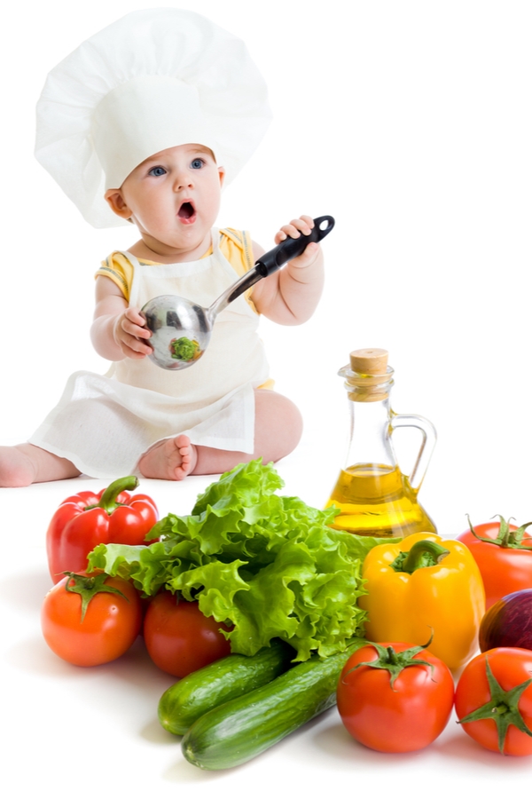 Do you know you can make nutritious homemade baby foods right at home? Here are the best tips and tricks for making your baby food right at home. 