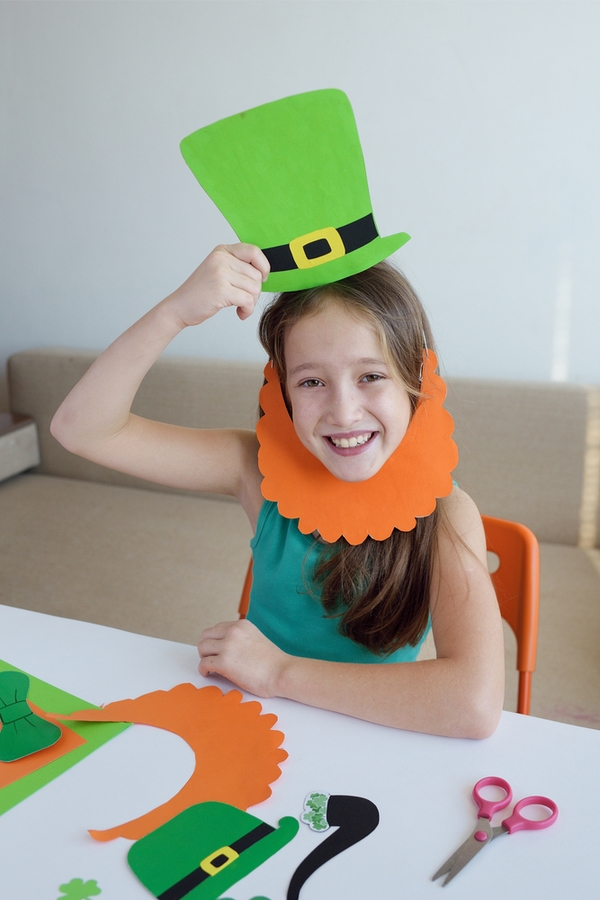 Whether you take these craft ideas to a party or just have fun with them at home, the kids will love these St. Patrick's Day crafts for kids. Get ready to have some fun! 